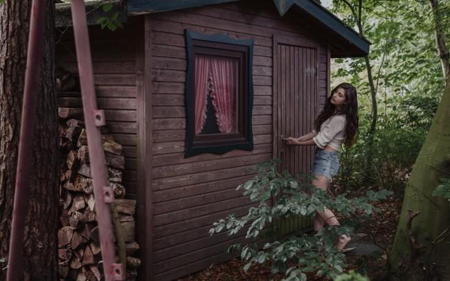 Grown Up (6/12) - Fairytale Shack Is Closed